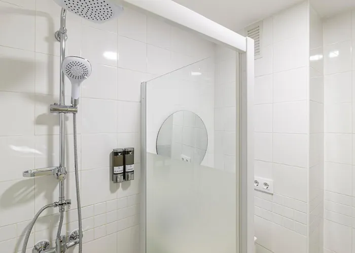 Διαμέρισμα Allo Europa Ii Parking Piscina Padel 4 *