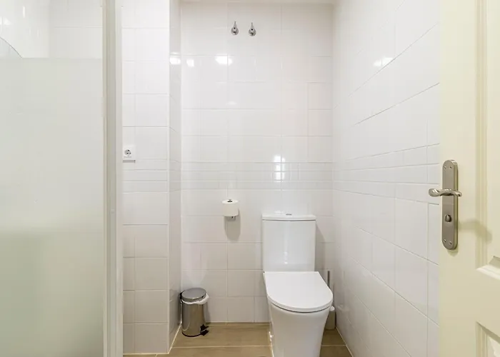 Allo Europa Ii Parking Piscina Padel 4 Χέρεζ