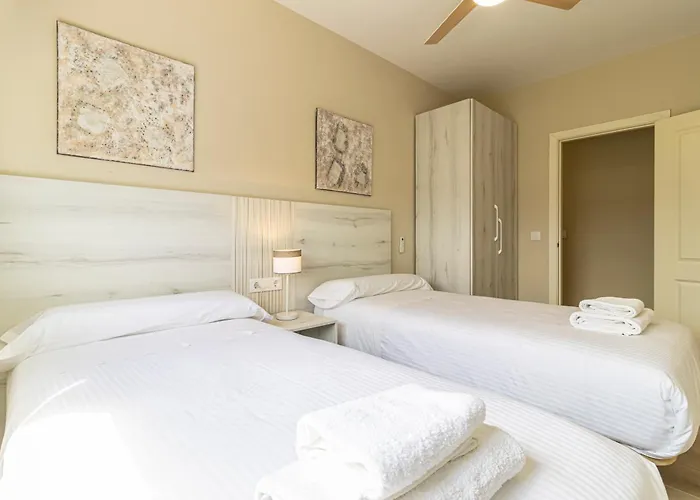 Allo Europa Ii Parking Piscina Padel 4 Χέρεζ