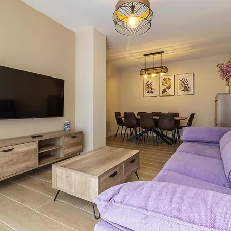 Allo Europa Ii Parking Piscina Padel 4 Apartamento *